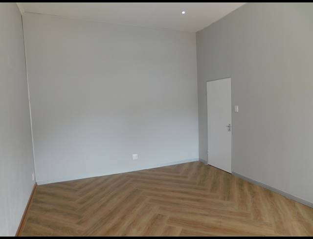 10M² MEDICAL SUITE TO LET IN RUITERHOF